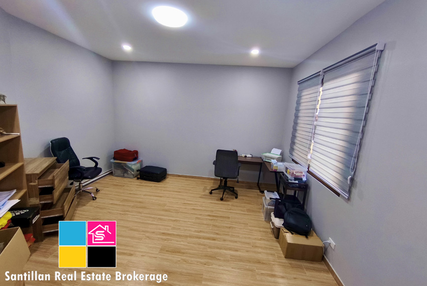 Overlooking House with Infinity Pool for Sale at Royale Consolacion Cebu 16