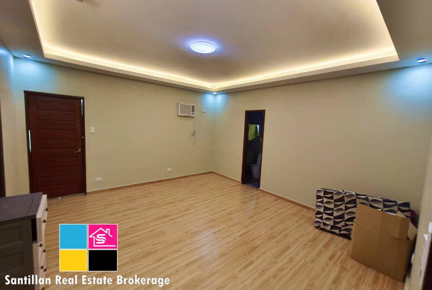 Overlooking House with Infinity Pool for Sale at Royale Consolacion Cebu 20