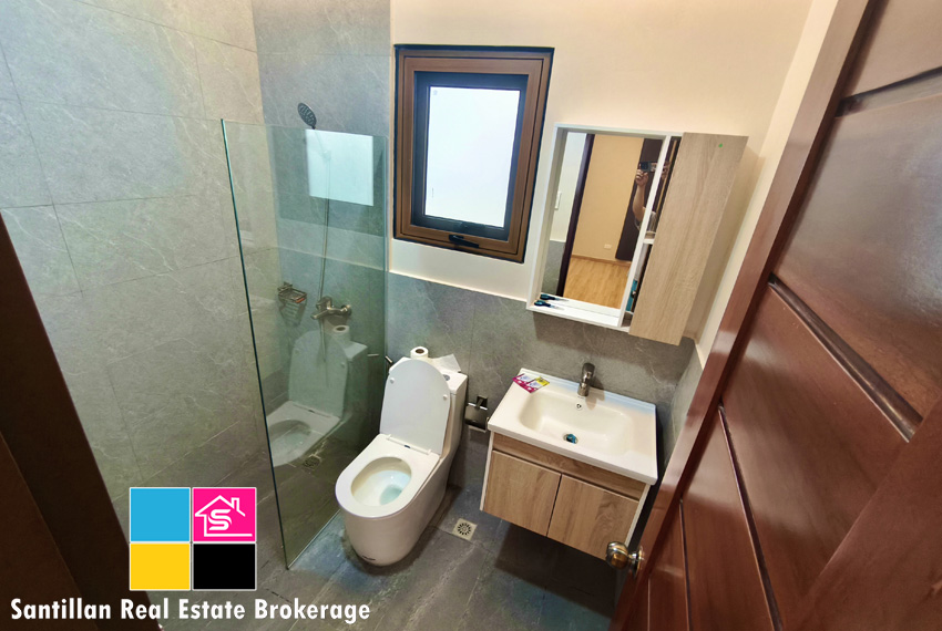 Overlooking House with Infinity Pool for Sale at Royale Consolacion Cebu 21