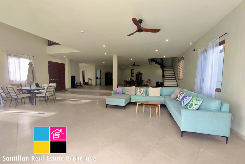 Overlooking House with Infinity Pool for Sale at Royale Consolacion Cebu 6