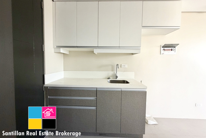 FOR SALE CORNER UNIT IN BASELINE PRESTIGE CONDOMINIUM CEBU CITY 5